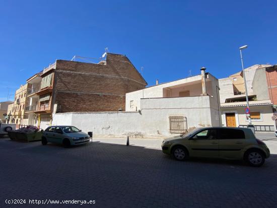 CASA EN EL CENTRO DE ALBOLOTE - GRANADA