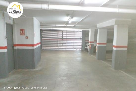 PLAZA DE PARKING EN VENTA A RIAL DE LES CANALIES - BARCELONA