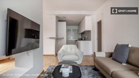 Apartamento de 3 dormitorios en alquiler en Les Corts - BARCELONA