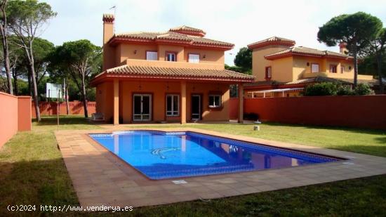  MARAVILLOSO CHALET URBANO A 600M DE LA PLAYA DE LA BARROSA!! - CADIZ 