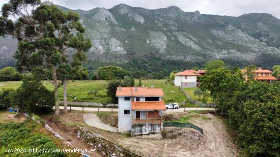 VENTA DE CASA CON VISTAS AL MAR - ASTURIAS