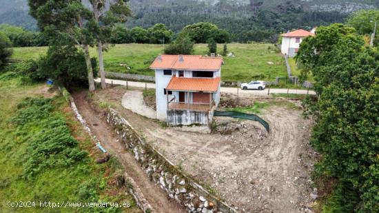 VENTA DE CASA CON VISTAS AL MAR - ASTURIAS