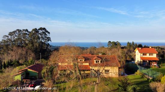 VENTA DE CASA CON VISTAS AL MAR - ASTURIAS