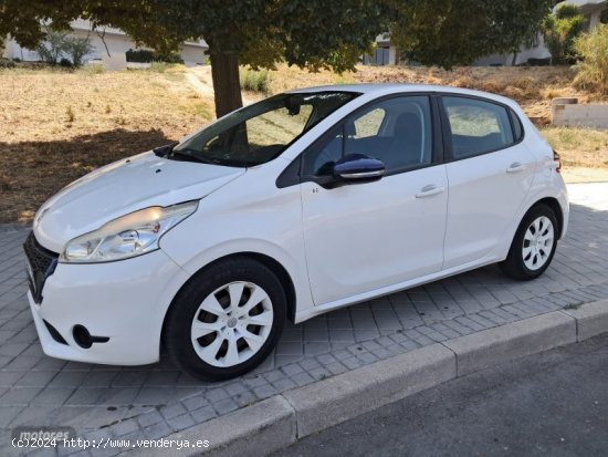  Peugeot 208 1.0i 68cv like de 2014 con 100.000 Km por 6.475 EUR. en Madrid 