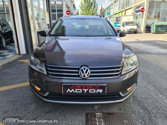 Volkswagen Passat 1.6 TDI BLUEMOTION 105CV VARIANT de 2014 con 184.000 Km por 11.950 EUR. en Navarra