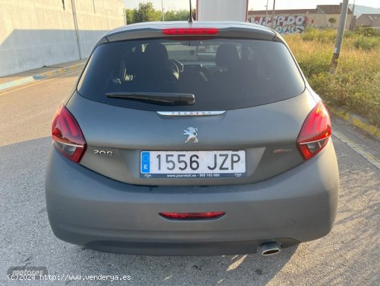 Peugeot 208 GT Line de 2017 con 95.000 Km por 14.800 EUR. en Barcelona