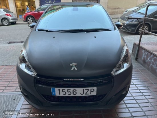 Peugeot 208 GT Line de 2017 con 95.000 Km por 14.800 EUR. en Barcelona