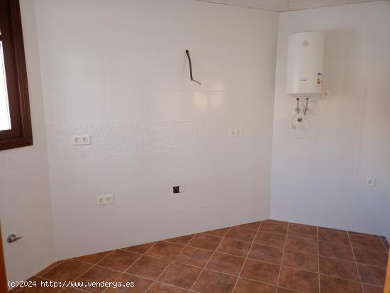 CASA DE 2 PLANTAS CON TERRAZA EN VENTA EN ADRA - ALMERIA