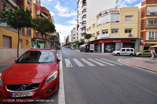 Plaza de garaje en avda Pablo iglesias - ALMERIA