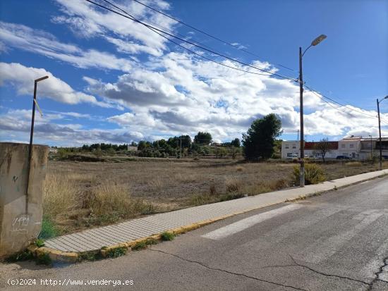  PARCELAS URBANAS UBICADAS EN ZONA  LAS FUENTECICAS  - ALBACETE 