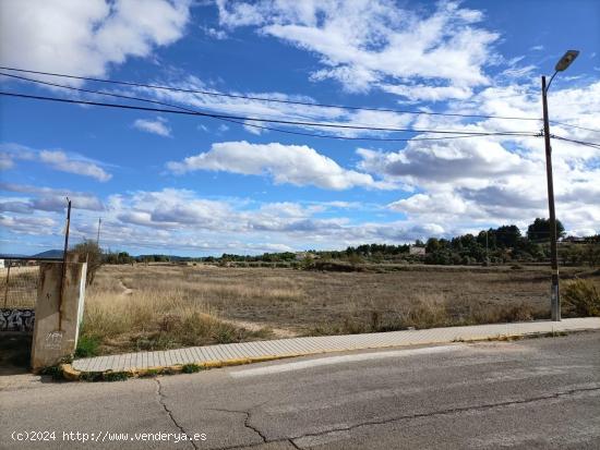 PARCELAS URBANAS UBICADAS EN ZONA  LAS FUENTECICAS  - ALBACETE