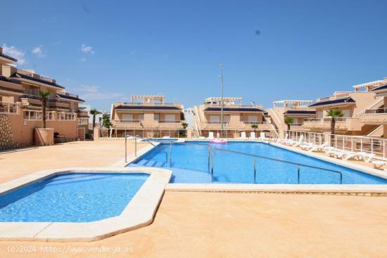 Bungalow planta alta de 2 dormitorios con piscina - ALICANTE