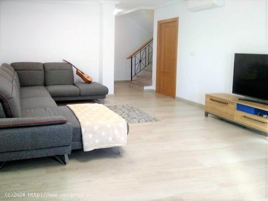 SE VENDE CHALET CON 4 DORMITORIOS Y VISTAS AL MAR EN FINESTRAT! SEVENDGROUP.COM! - ALICANTE