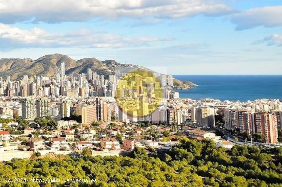 SE VENDE PISO DE DOS DORMITORIOS CON VISTAS AL MAR Y GARAJE EN BENIDORM - ALICANTE