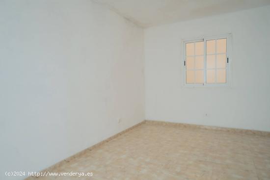 VENDO PISO CON TERRAZA ACRISTALADA - LAS PALMAS