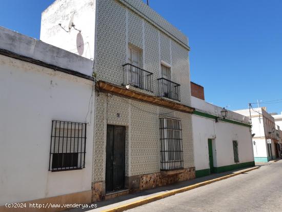 CASA PARA REFORMAR EN PLENO CENTRO DE PUERTO REAL, PRECIO NEGOCIABLE - CADIZ