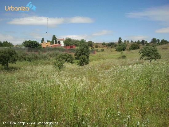 PARCELA EN LAS URBANIZACION LAS ROZAS DE 1250MTRS MUY CERCA DE BADAJOZ - BADAJOZ