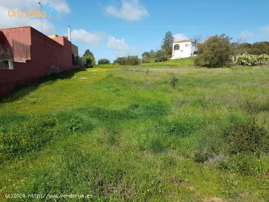 PARCELA EN LAS URBANIZACION LAS ROZAS DE 1250MTRS MUY CERCA DE BADAJOZ - BADAJOZ