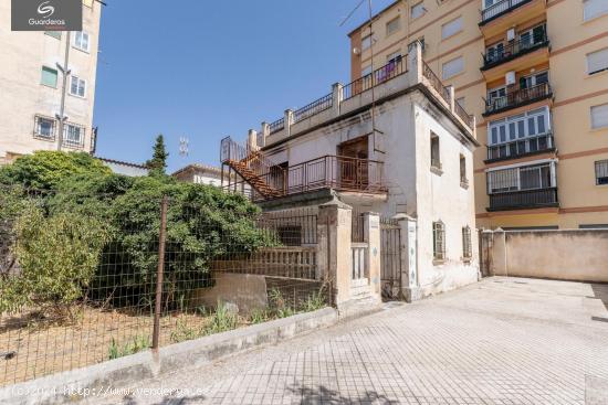 !!ESPECTACULAR PARCELA CON VIVIENDA JUNTO LA HÍPICA!! - GRANADA