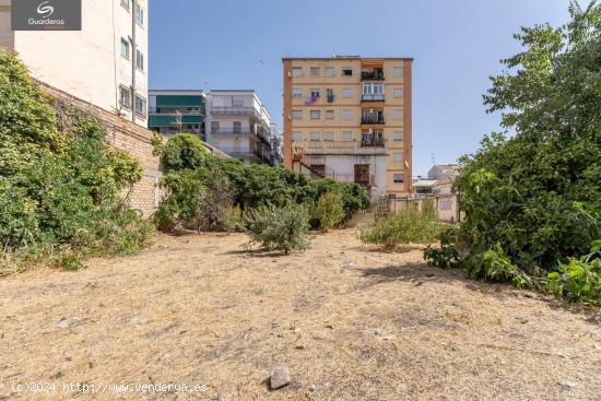 !!ESPECTACULAR PARCELA CON VIVIENDA JUNTO LA HÍPICA!! - GRANADA