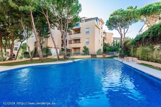  Amplio apartamento de 3 dormitorios situado junto a la playa de Elviria - MALAGA 