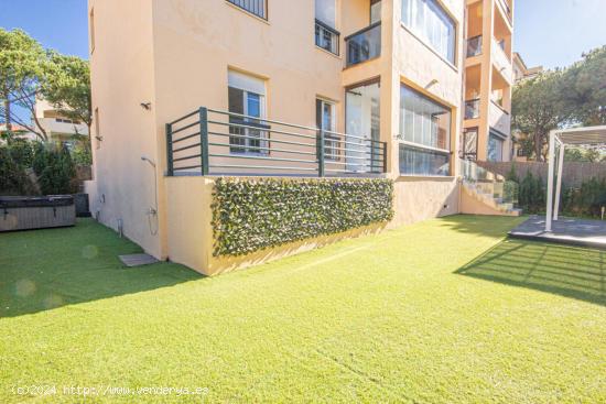 Amplio apartamento de 3 dormitorios situado junto a la playa de Elviria - MALAGA