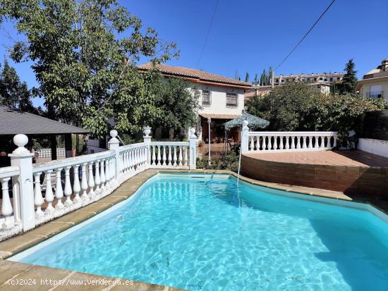  Chalet con piscina en los Rebites - GRANADA 