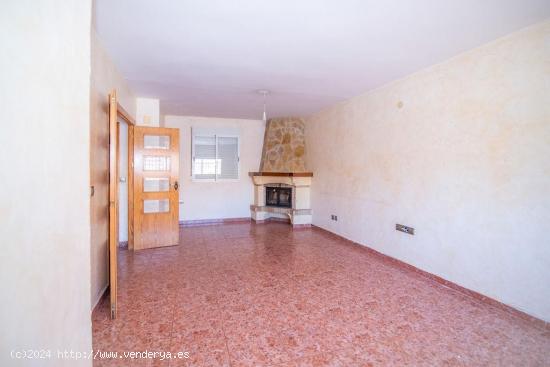 CHALET ADOSADO en Barrio Peral - MURCIA