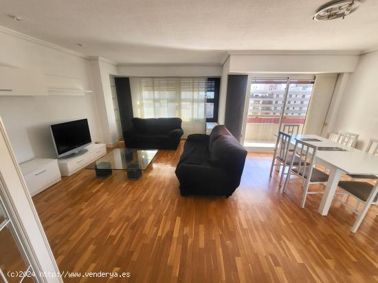 Se vende magnífico piso en pleno centro de Castellón, en calle Enmedio y junto a la Puerta del Sol