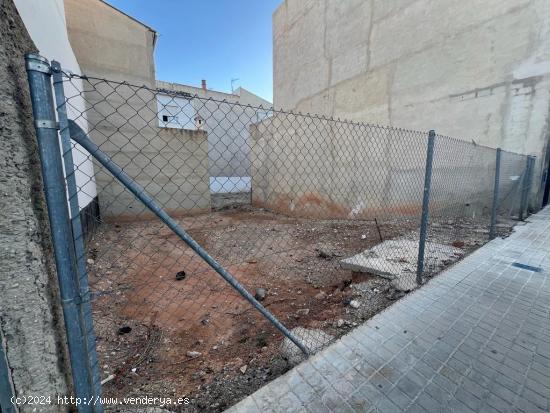 PARCELA URBANA EN LLIRIA EN UNA DE LAS MEJORES ZONAS - VALENCIA