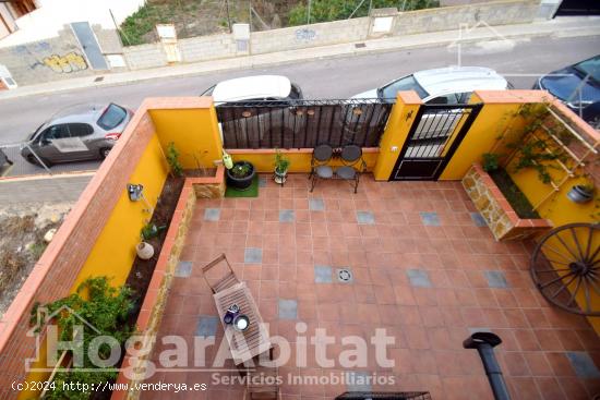 ADOSADO SEMINUEVO CON GARAJE Y TERRAZA - CASTELLON