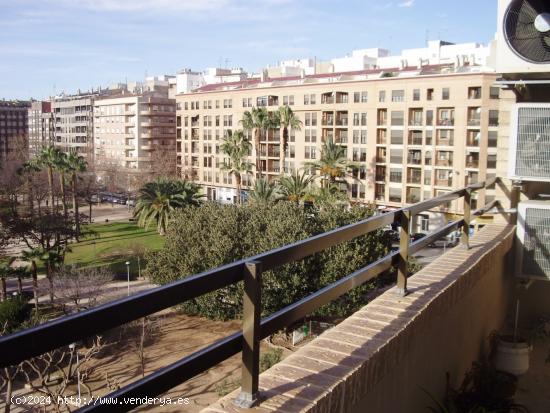 Piso  VENTA en Castellón zona PERI 18, 195 m. de superficie, 42 m2 de comedor, 4 habitaciones. - CA