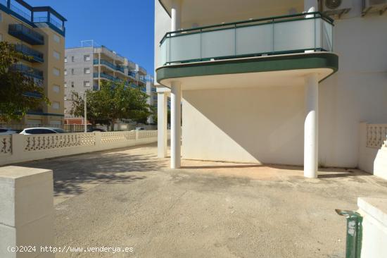 SE VENDE LOCAL COMERCIAL A POCOS PASOS DEL MAR - VALENCIA