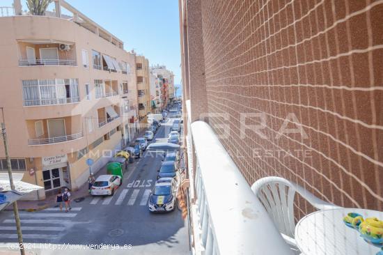  Se vende piso de 2 dormitorios a 200m de la playa del Cura de Torrevieja. Zona La Ermita - ALICANTE 