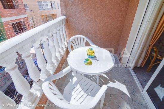 Se vende piso de 2 dormitorios a 200m de la playa del Cura de Torrevieja. Zona La Ermita - ALICANTE