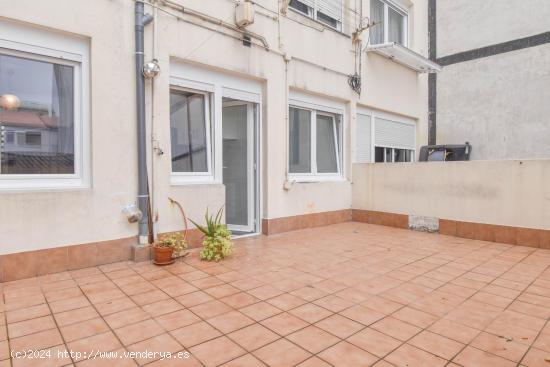 PISO CON TERRAZA PARA REFORMAR A UN PASO DE LA ESTACIÓN DE TREN (A CORUÑA) - A CORUÑA