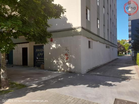 Se alquila buen local de 200 m2 en esquina para adaptarlo a su gusto. - NAVARRA