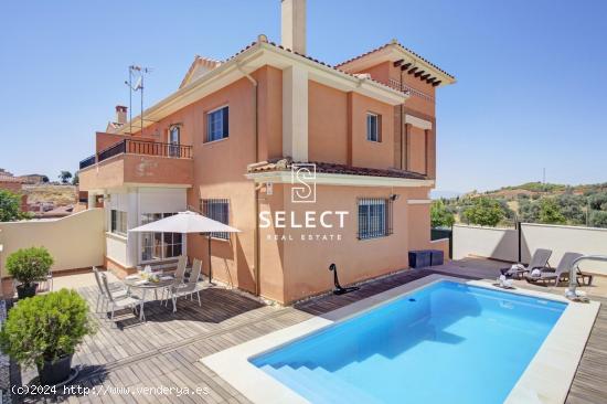 CASA CON PISCINA , LOS REBITES - GRANADA