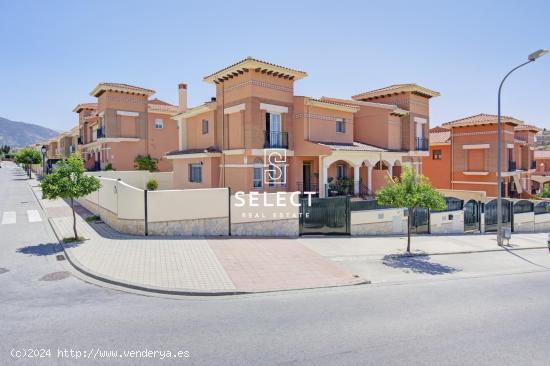 CASA CON PISCINA , LOS REBITES - GRANADA