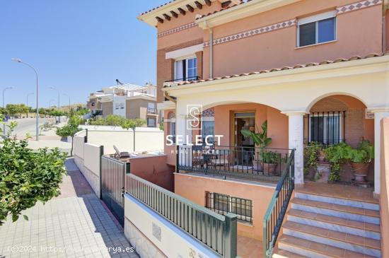 CASA CON PISCINA , LOS REBITES - GRANADA