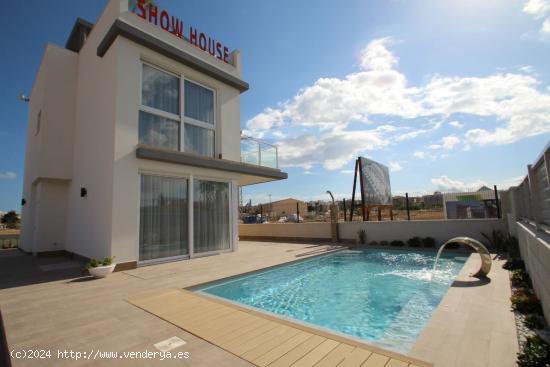  Villa en Zona Las Torretas, Torrevieja - ALICANTE 