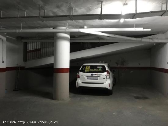 Gran Plaza de Parking para tres vehículos - BALEARES