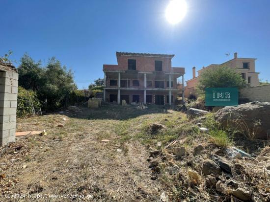  Chalet en construcción en La Colina - SEVILLA 