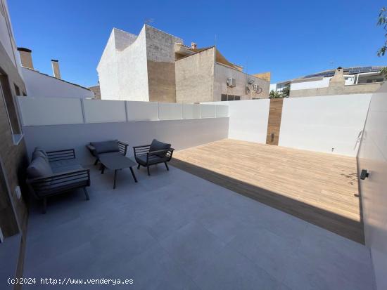 Conjunto residencial de tres plantas en Pilar de la Horadada - ALICANTE