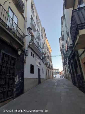 Edificio en la plaza mayor!!!! - CACERES