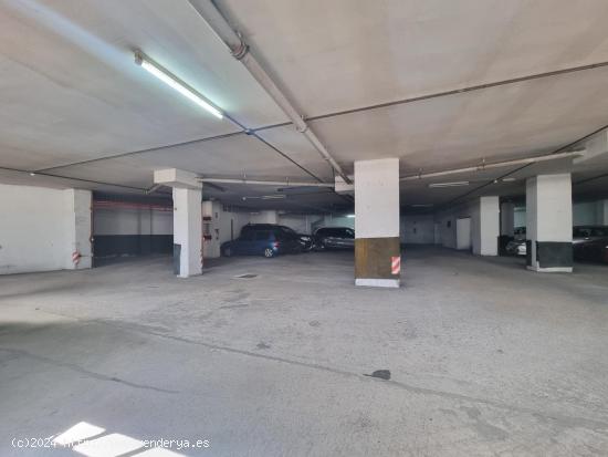 GARAJE DE 680M² 23 PLAZAS COCHE Y 5 MOTOS POSIBILIDAD DE MÁS - ZONA DE MUCHA DEMANDA - FACIL ACCES