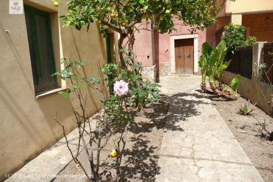 CASA DE PUEBLO EN BINISSALEM CON TERRAZA Y GARAJE - BALEARES