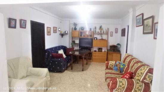 VENTA AMPLIA CASA CON TERRAZA - CADIZ