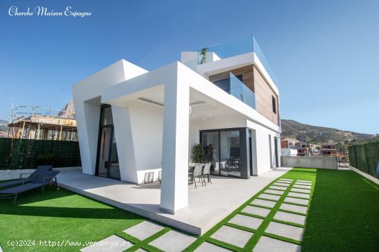 VILLAS DE OBRA NUEVA EN FINESTRAT - ALICANTE