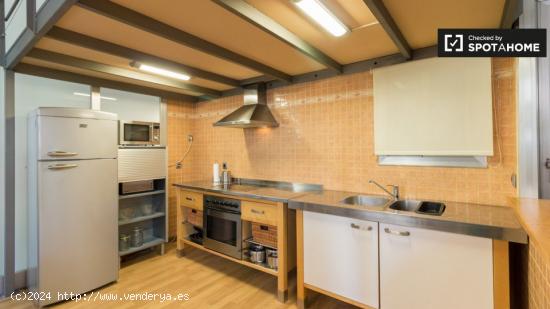 Apartamento de 3 dormitorios en alquiler en L'Hospitalet De Llobregat - BARCELONA